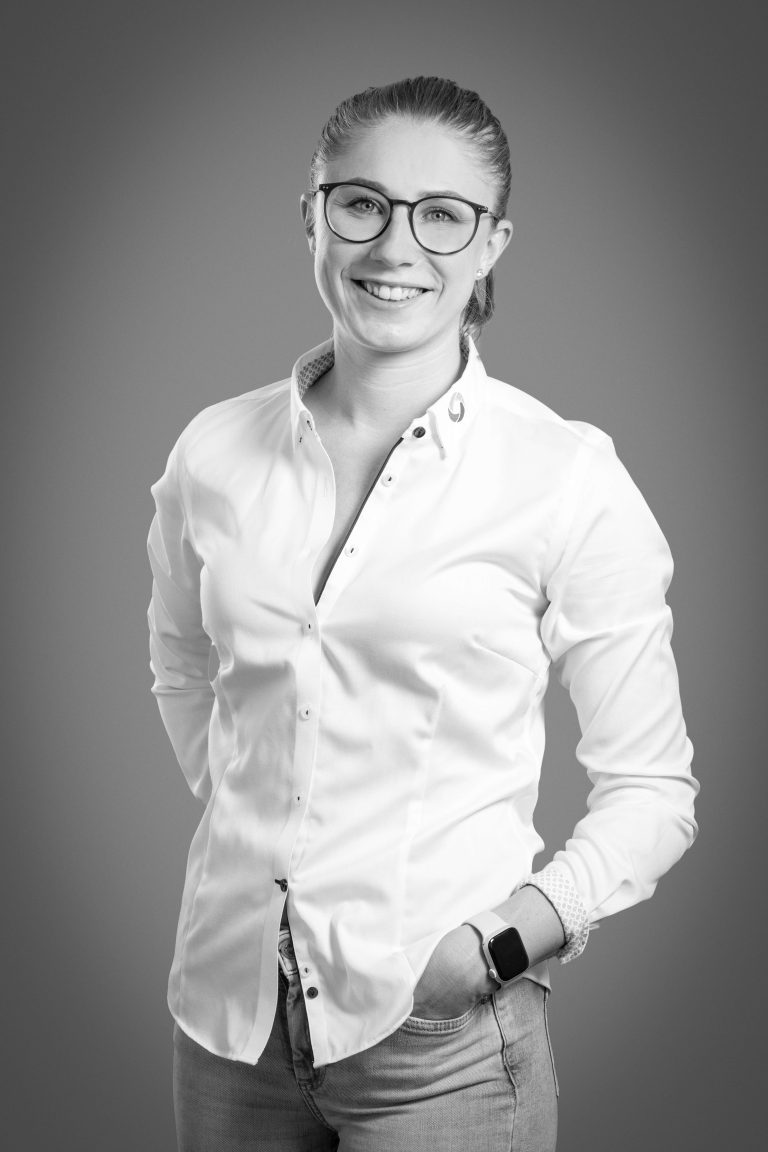 Karin Koller – Ihre Ansprechpartnerin in der Scheidweg-Garage